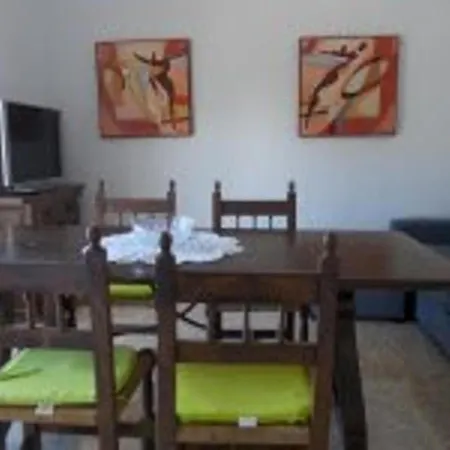 - - Sleeps 7 - Parking - Seafront Piles